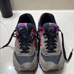 New Balance Women's Gray and Pink Sneakers